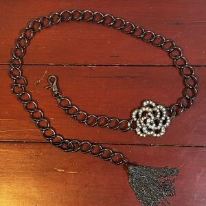 Y2K EUC Rhinestone Rose Pendant + Tassel Gunmetal Chain Belt